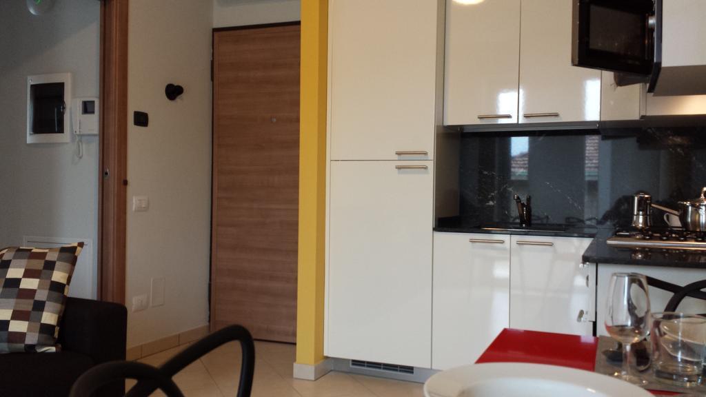 Residence Luna Di مونزا الغرفة الصورة